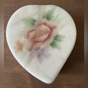 Himark Onyx Heart shaped Trinket box. Made in Italy. good pre owned cond.